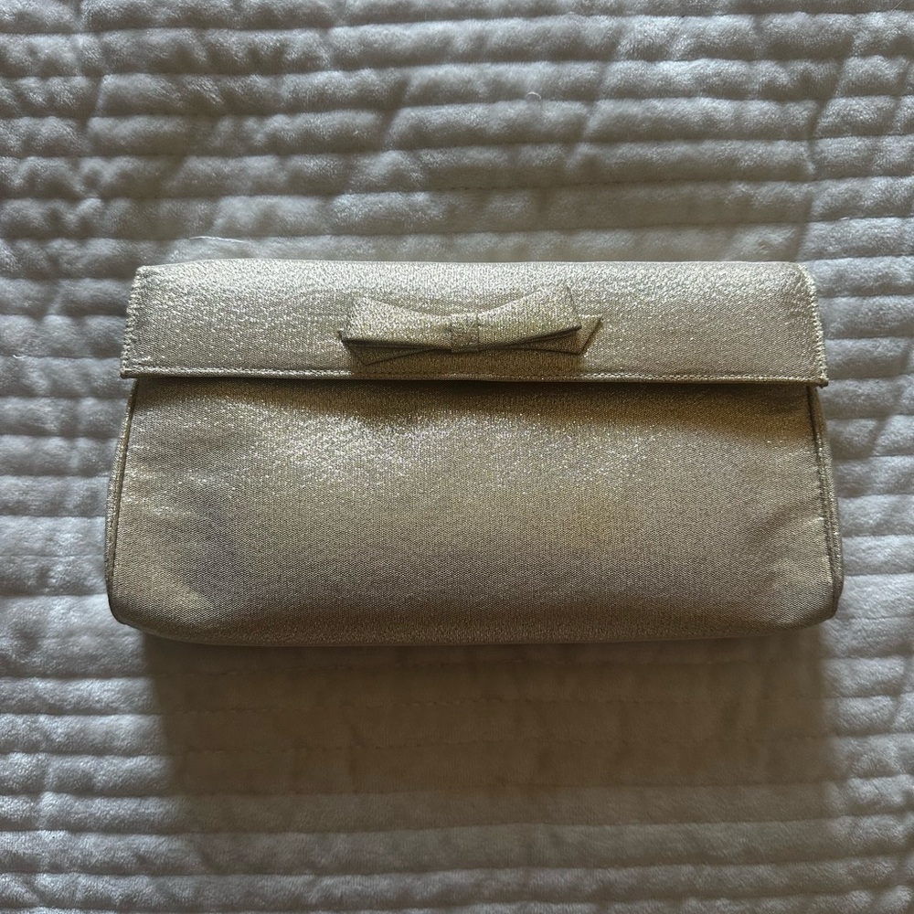 Vintage Elegant Gold Clutch with Bow Accent